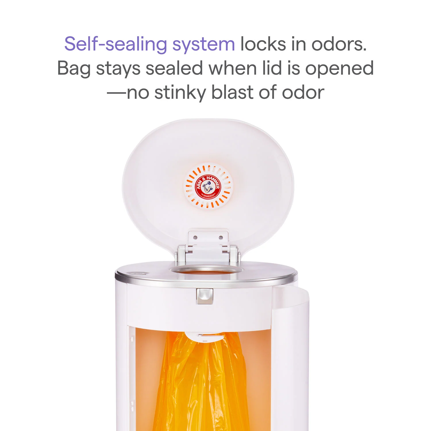 Cubo para pañales Step™ con control de olores Arm & Hammer